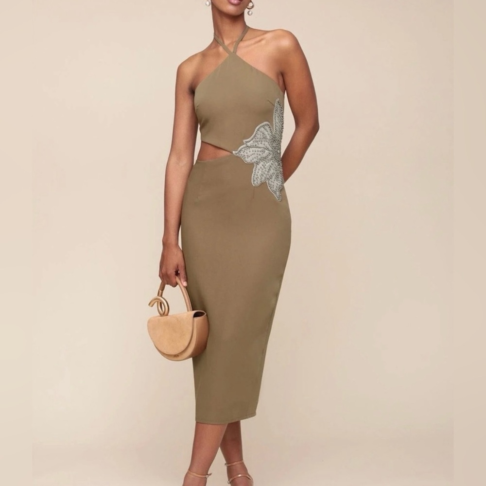 Avec Les Filles
Women's Halter-Neck Floral Appliqué Midi Dress in Olive